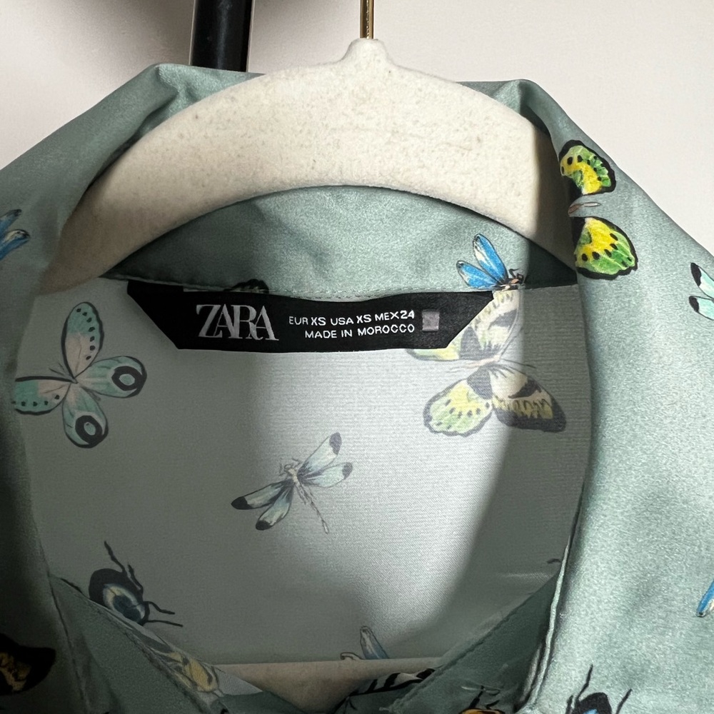 Zara button down satin shirt. Size XS women oversized fit